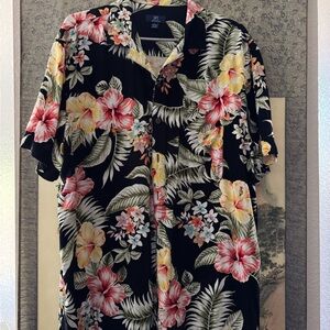 Floral Hawaiian Shirt for Men. Size Lg
